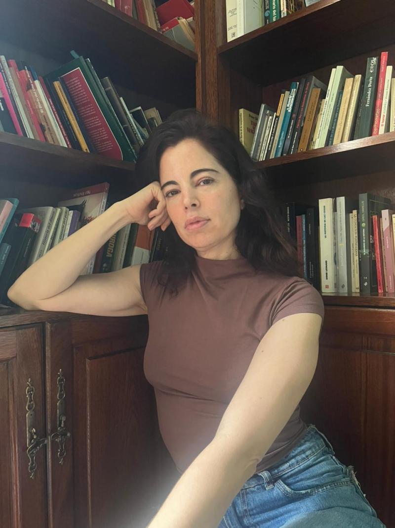 Editorial Planeta lanza “Casa con pileta” la primera novela de Patricia Salinas